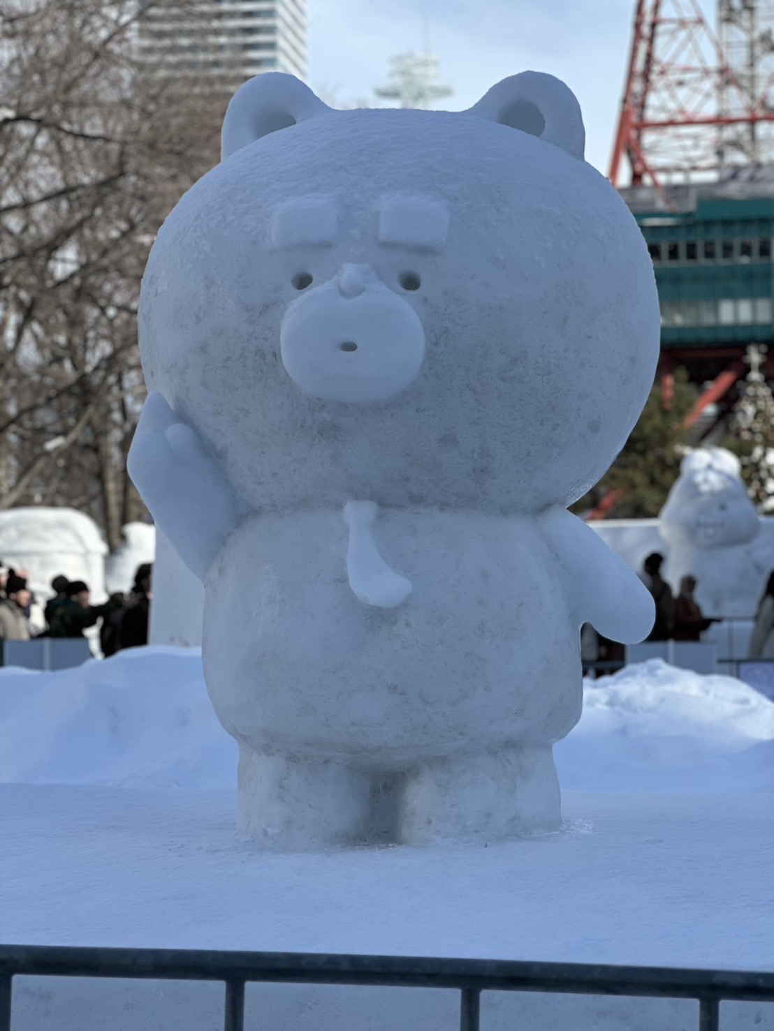 さっぽろ雪まつり・ヤベーベア雪像